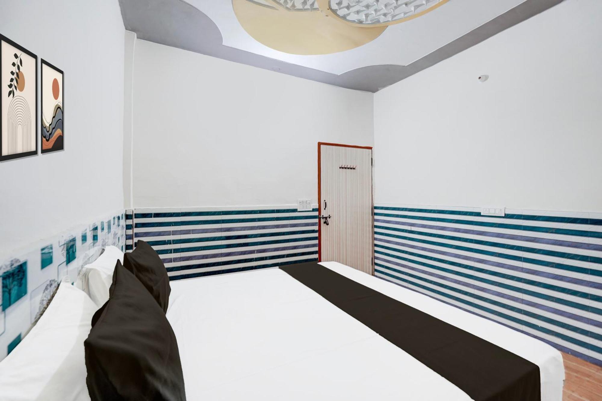 Hotel O Golden Bird Noida Exterior photo